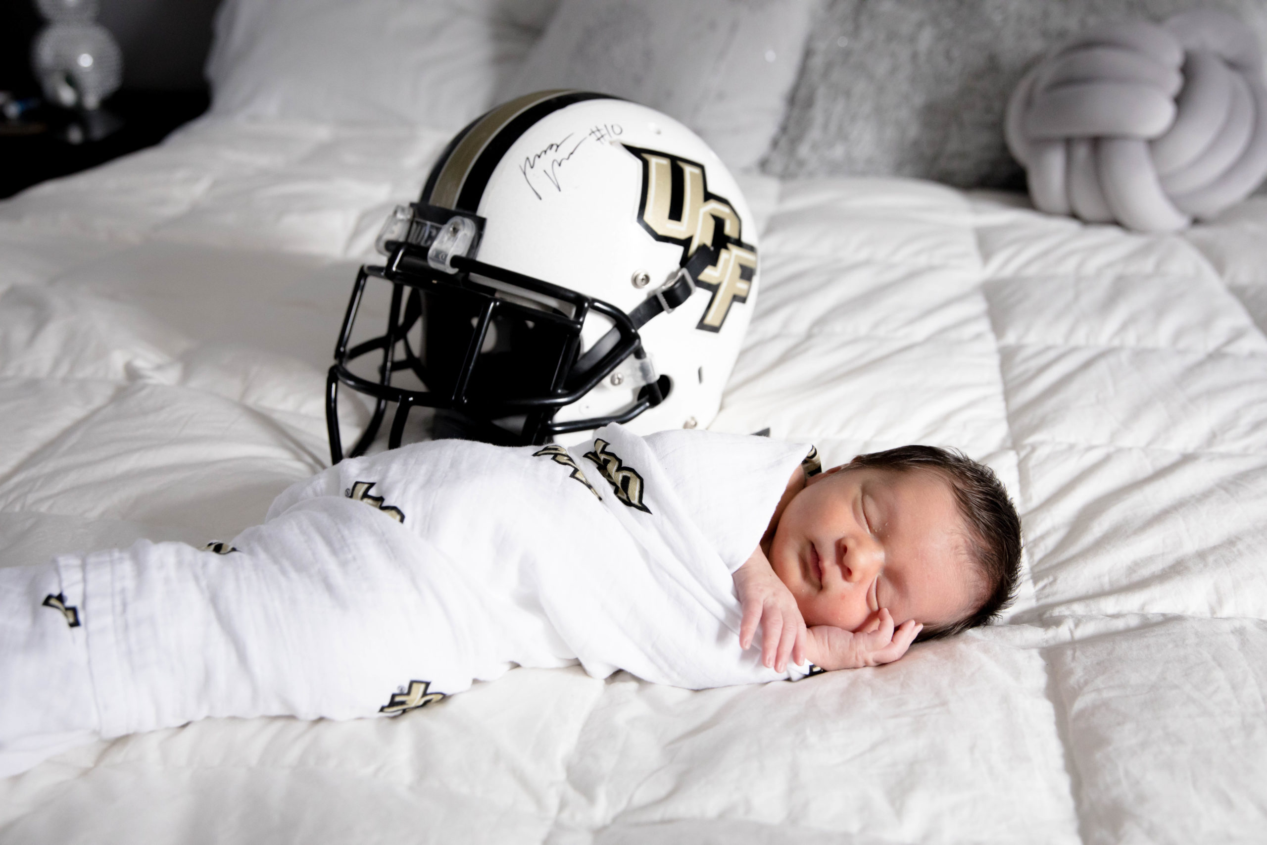 CASH NEWBORN SESSION SNEAK PEEK 1